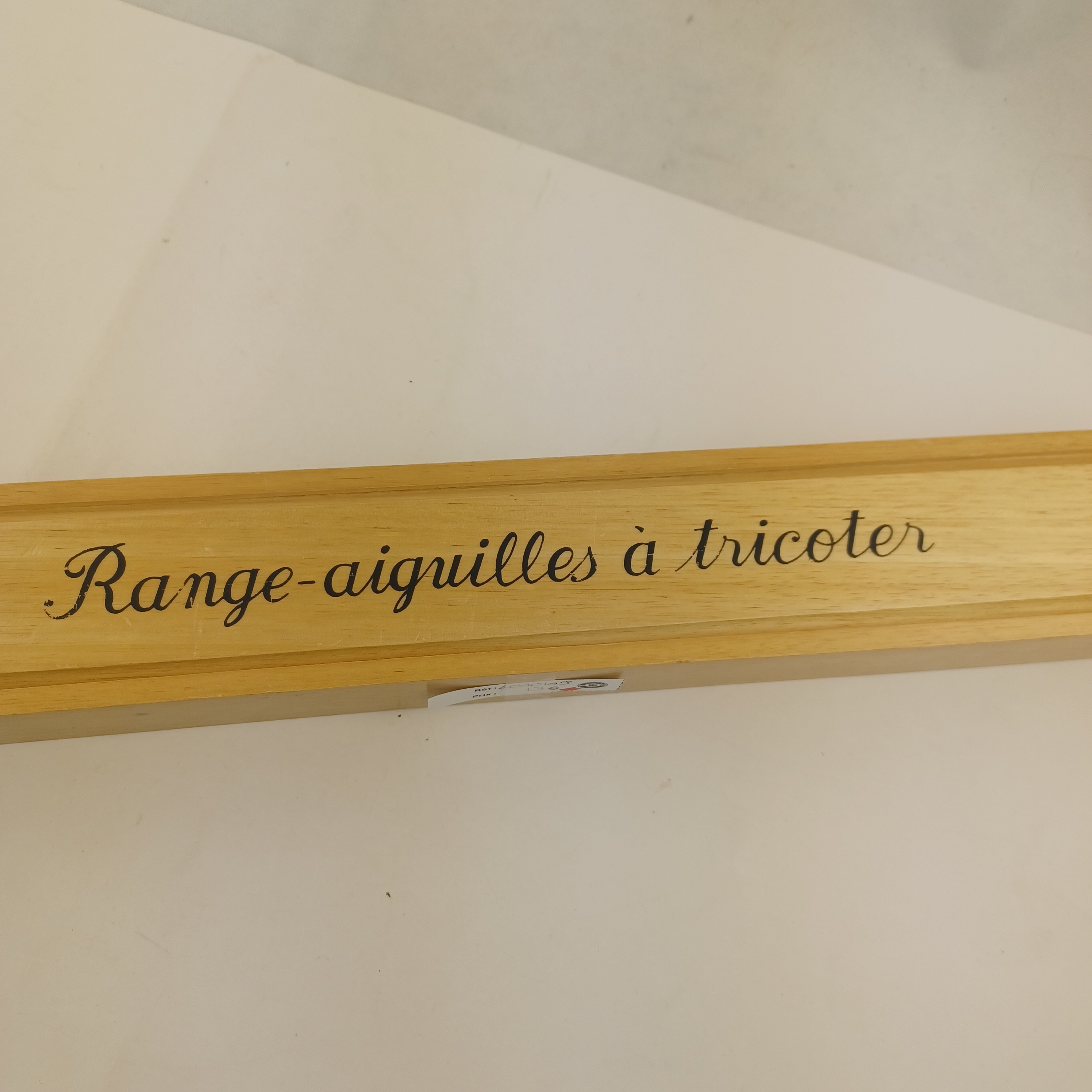 Boîte “range aiguilles à tricoter” en bois vernis Très bon état - Vue 2 - 